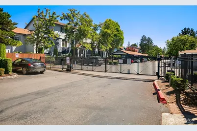 10825 SE 200th St #C101, Kent, WA 98031 - Photo 13