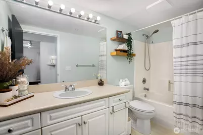 10825 SE 200th St #C101, Kent, WA 98031 - Photo 11