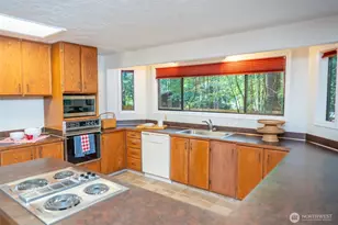 140 N Dow Creek Dr, Hoodsport, WA 98548 - Photo 15