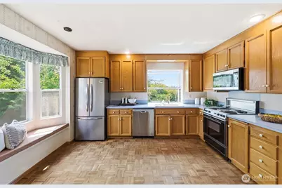 1209 S Sunset Drive, Tacoma, WA 98465 - Photo 17