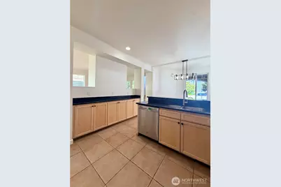 4611 NE 5th Place, Renton, WA 98059 - Photo 11