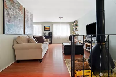 10606 Roosevelt Way NE, Seattle, WA 98125 - Photo 11