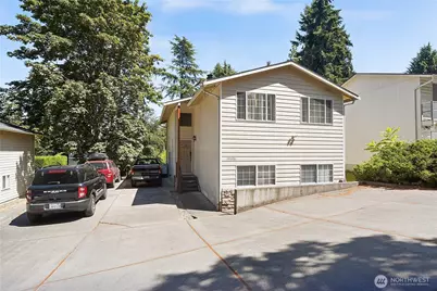 10606 Roosevelt Way NE, Seattle, WA 98125 - Photo 7
