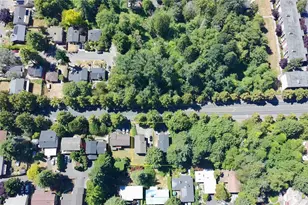 10606 Roosevelt Way NE, Seattle, WA 98125 - Photo 3