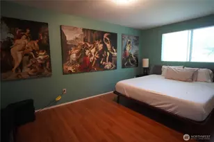 10606 Roosevelt Way NE, Seattle, WA 98125 - Photo 15