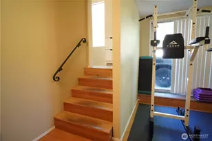 10606 Roosevelt Way NE, Seattle, WA 98125 - Photo 19