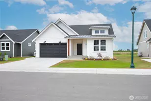 316 W 3rd St, Everson, WA 98247 - Photo 3