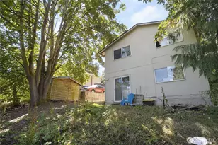 10616 Roosevelt Way NE, Seattle, WA 98125 - Photo 7