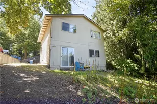 10616 Roosevelt Way NE, Seattle, WA 98125 - Photo 5