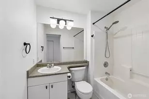 323 Queen Anne Ave N, Seattle, WA 98109 - Photo 17