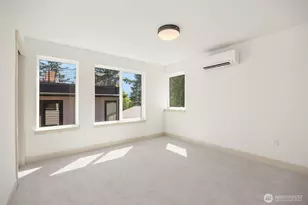 1255 NE 100th St, Seattle, WA 98125 - Photo 11