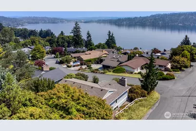 14805 37th Avenue NE, Lake Forest Park, WA 98155 - Photo 1