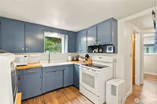 3023 NE 133rd St, Seattle, WA 98125 - Photo 9