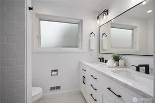 2422 W Lynn St, Seattle, WA 98199 - Photo 17