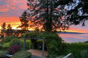 11912 Marine View Dr, Edmonds, WA 98026 - Photo 3