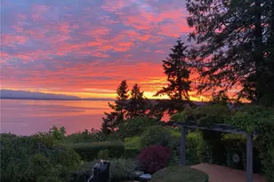 11912 Marine View Dr, Edmonds, WA 98026 - Photo 1