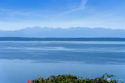 11912 Marine View Drive, Edmonds, WA 98026 - Photo 13