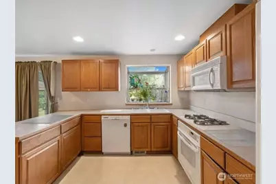 1601 131st Drive NE, Lake Stevens, WA 98258 - Photo 5