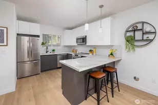 13732 Stone Ave N, Seattle, WA 98133 - Photo 9