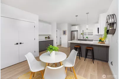 13732 Stone Avenue N, Seattle, WA 98133 - Photo 5