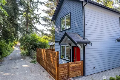 13730 Stone Avenue N, Seattle, WA 98133 - Photo 17