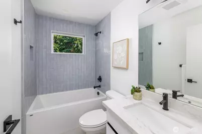 13730 Stone Avenue N, Seattle, WA 98133 - Photo 15