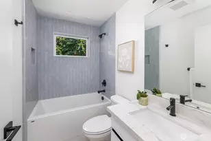 13730 Stone Ave N, Seattle, WA 98133 - Photo 15