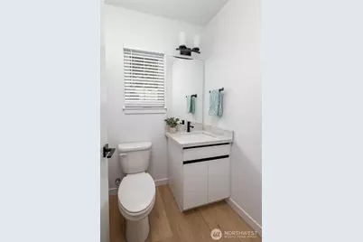 13730 Stone Avenue N, Seattle, WA 98133 - Photo 9