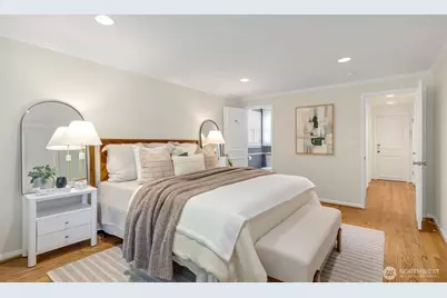 3657 W Viewmont Way W, Seattle, WA 98199 - Photo 23
