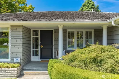3657 W Viewmont Way W, Seattle, WA 98199 - Photo 3