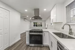4424 S Holly St, Seattle, WA 98118 - Photo 11
