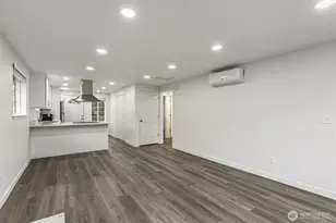 4424 S Holly St, Seattle, WA 98118 - Photo 7