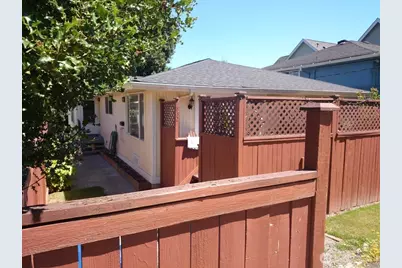 1832 27th Avenue, Seattle, WA 98122 - Photo 1