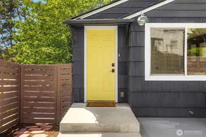 10025 Ashworth Avenue N, Seattle, WA 98133 - Photo 35