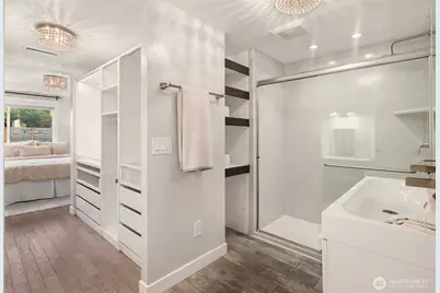 10025 Ashworth Avenue N, Seattle, WA 98133 - Photo 19