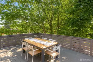 10025 Ashworth Ave N, Seattle, WA 98133 - Photo 9