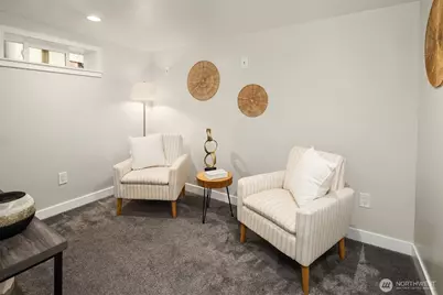 10025 Ashworth Avenue N, Seattle, WA 98133 - Photo 23