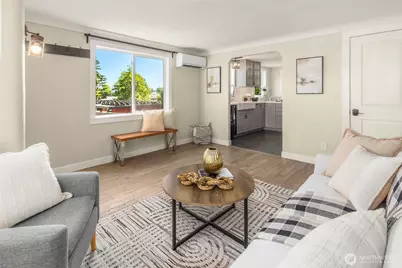 10025 Ashworth Avenue N, Seattle, WA 98133 - Photo 7