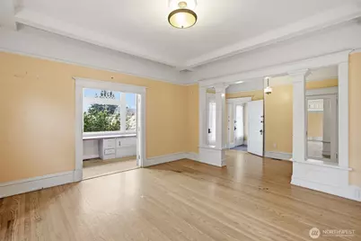 6238 Woodlawn Avenue N, Seattle, WA 98103 - Photo 7