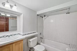 6238 Woodlawn Ave N, Seattle, WA 98103 - Photo 29
