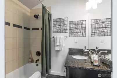4507 Linden Avenue N #A, Seattle, WA 98103 - Photo 27