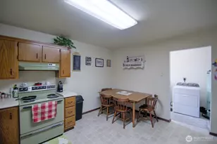 664 NW New York Ave, Chehalis, WA 98532 - Photo 11