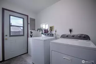 664 NW New York Ave, Chehalis, WA 98532 - Photo 25