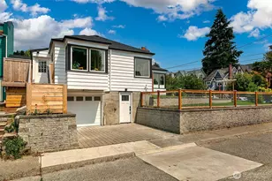 8215 4th Ave NE, Seattle, WA 98115 - Photo 3
