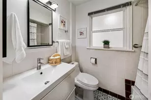8215 4th Ave NE, Seattle, WA 98115 - Photo 15