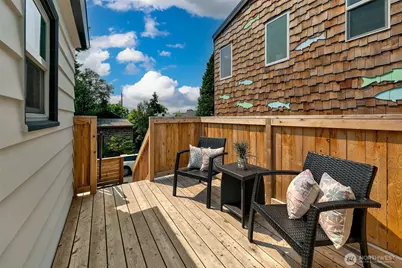 8215 4th Avenue NE, Seattle, WA 98115 - Photo 23
