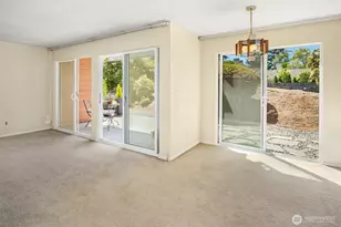 2501 Canterbury Ln E, Seattle, WA 98112 - Photo 9