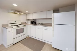 19708 N Park Ave N, Shoreline, WA 98133 - Photo 27