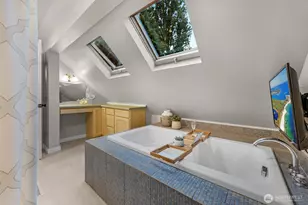 6505 NE Arrowhead Dr, Kenmore, WA 98028 - Photo 23