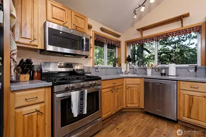 2111 W Hanks Lake Road, Shelton, WA 98584 - Photo 17